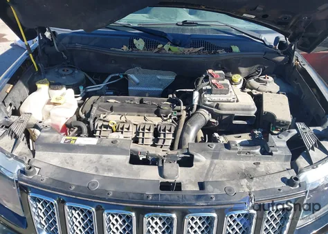 2016 Jeep Compass Latitude z USA, uszkodzony, nr VIN 1C4NJCEA7GD792625